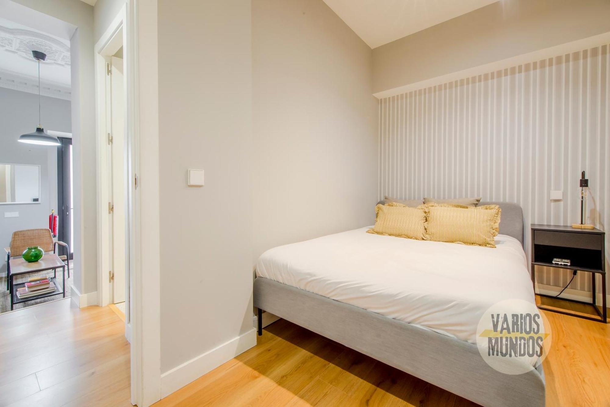 Modern Apt & Cool Interior Design A 20 Metros Del Retiro E1 Мадрид Екстер'єр фото